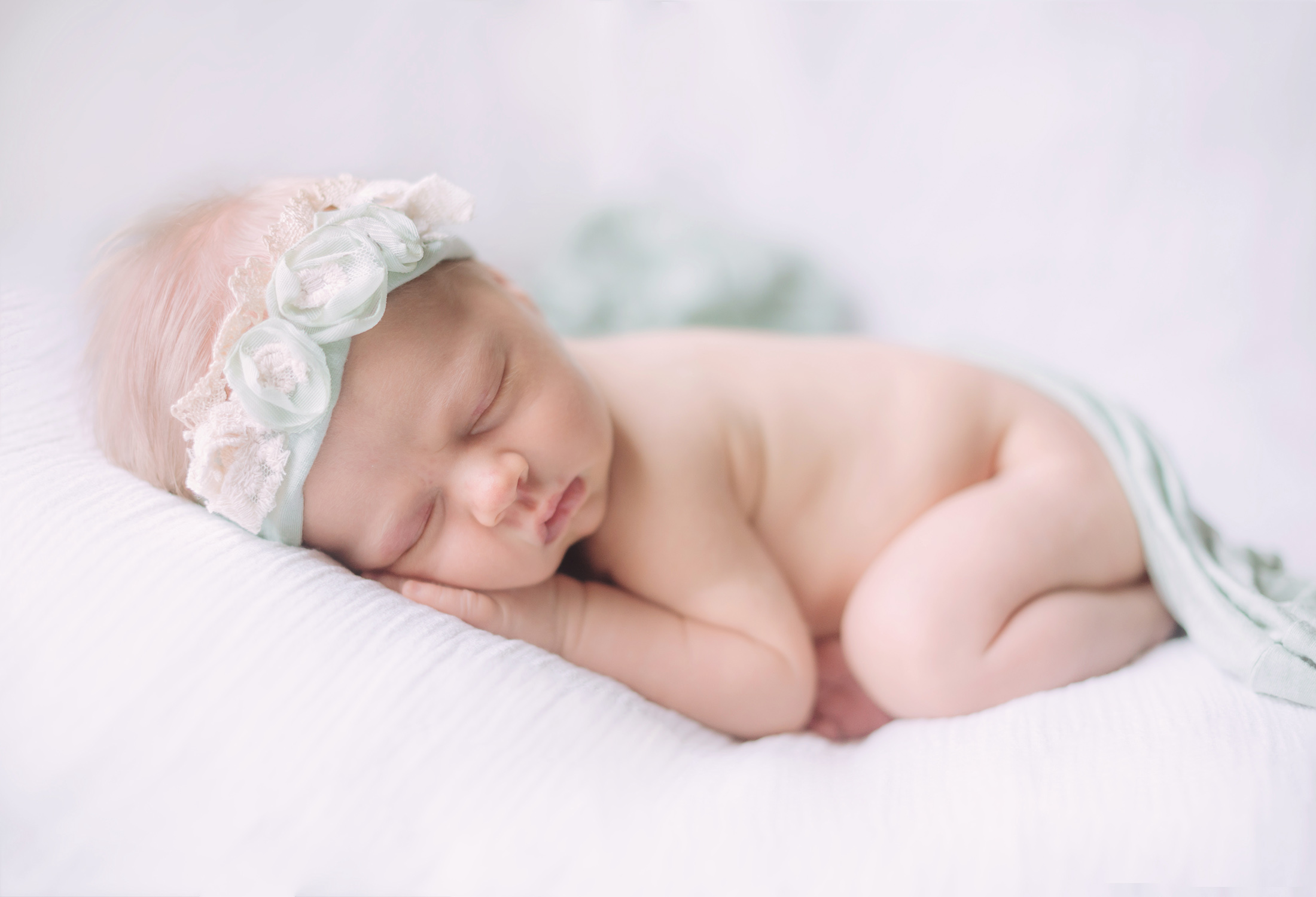 Chicago newborn photo, newborn girl light and airy